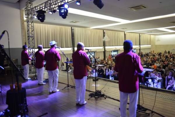 Noite solidária com Demônios da Garoa bate record de público