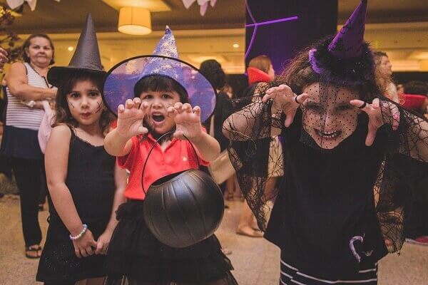 Mooca Plaza Shopping promove bailinho de Halloween