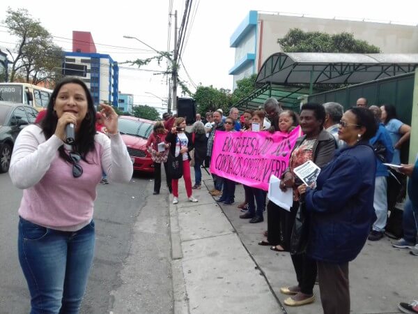 Movimentos populares protestam contra fechamento de AMAs em Itaquera