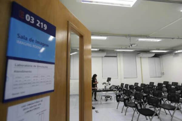 Universidades sofrem queda no número de alunos