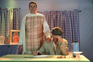 Peça Emmanuel - a Luz de Chico Xavier retorna ao Teatro Fernando Torres para curta temporada