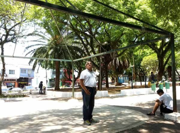 Prefeito regional Luiz Carlos Frigerio vistoria Vila Formosa, Vila Carrão e Jardim Iva