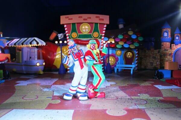 Mar de Bolinhas e apresentações de circo agitam as férias na Mooca