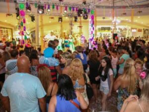 Itaquera Folia agita shopping na zona leste