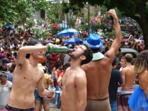 Saiba como desintoxicar o corpo após o Carnaval